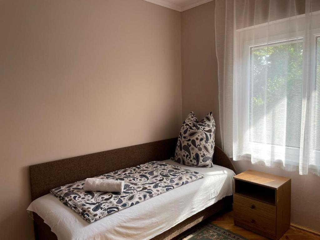 Lavender Apartment *
