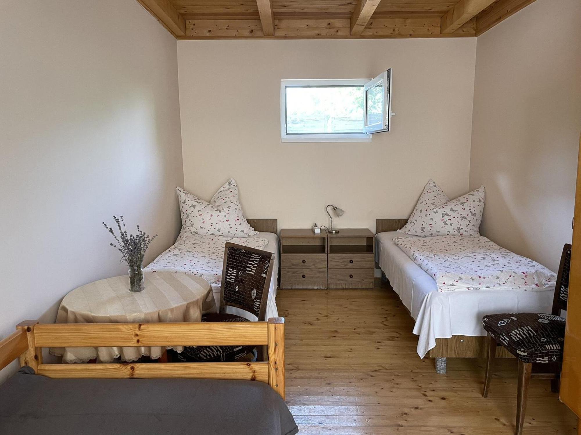 Lavender Apartment *